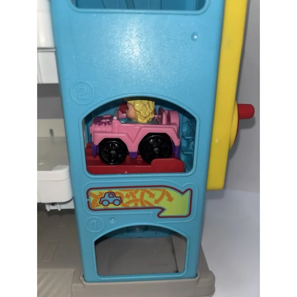 Fisher-Price Little People the Helpful Neighbor's Garage‎ w/ Two Cars Lift Bell